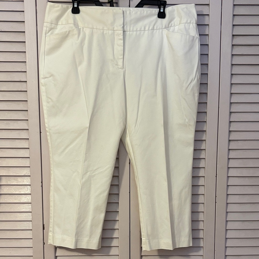 Worthington Capri Pants